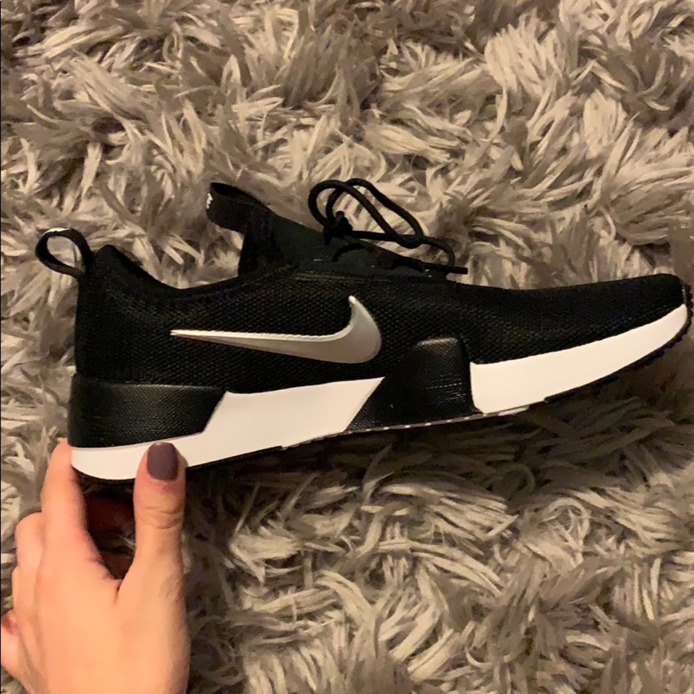 Black Nike’s